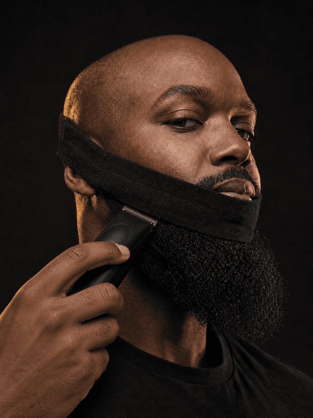 Professional model trimming along the aligned BeardBand guide